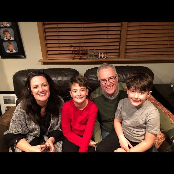 Meet your Posher, Deby - Picture 2 of 3